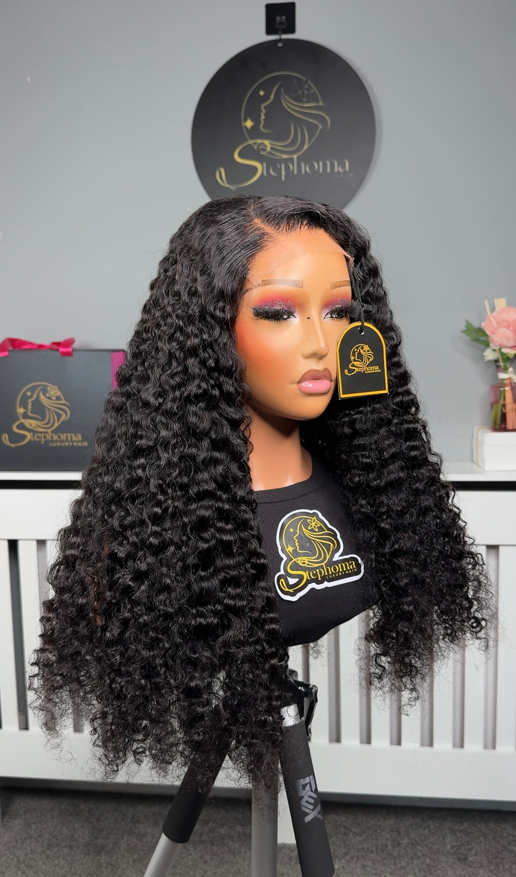 26” Iris Curly with 5by5 Closure