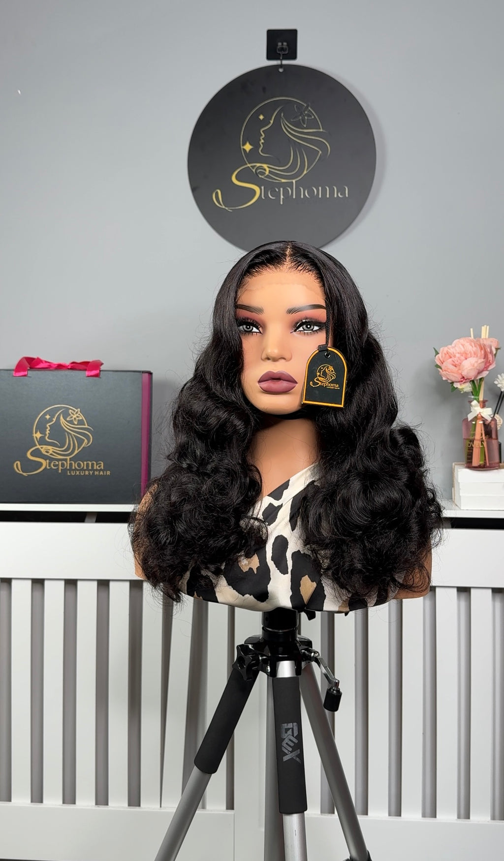 22” Luxe Wavy Bounce with 5by5 Swiss Lace