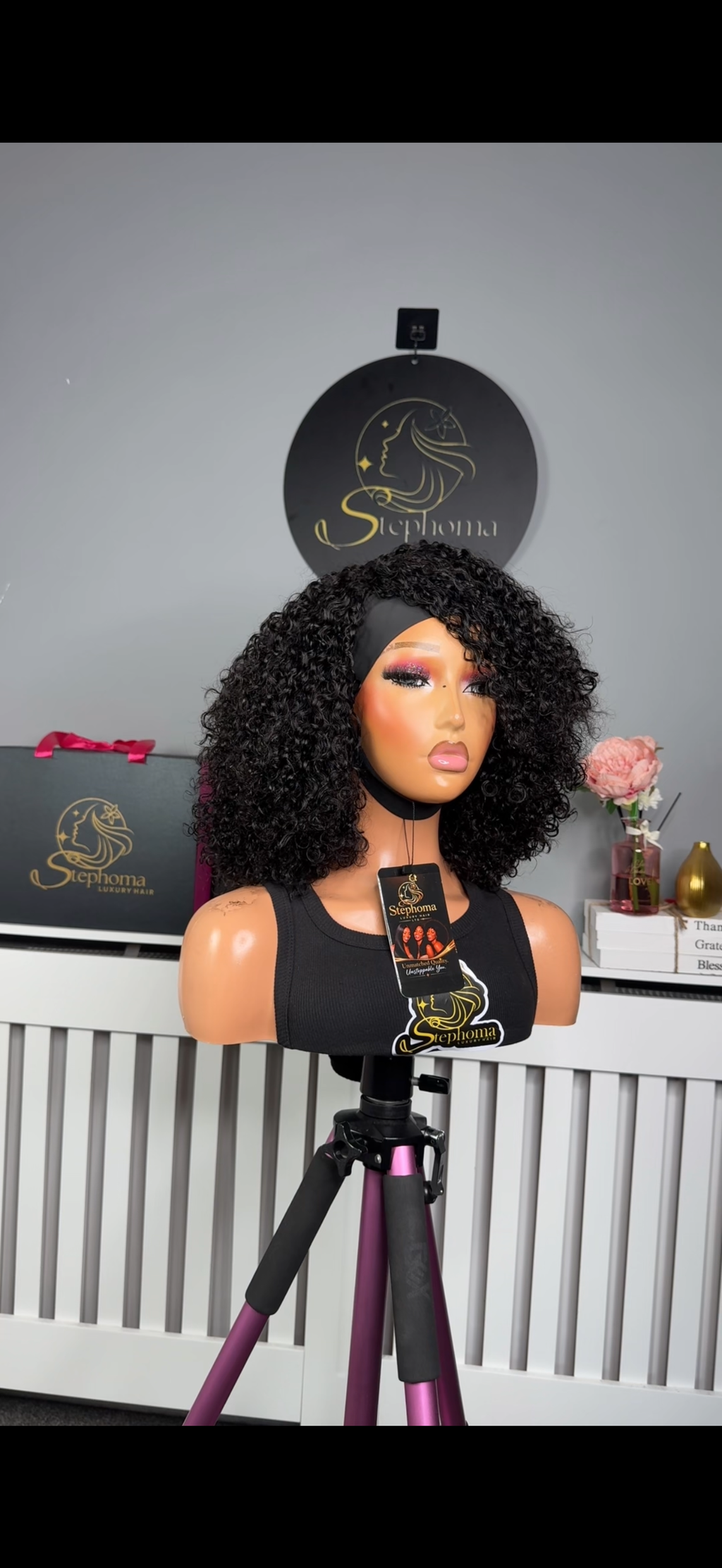 Chic Band Wig in Black colour