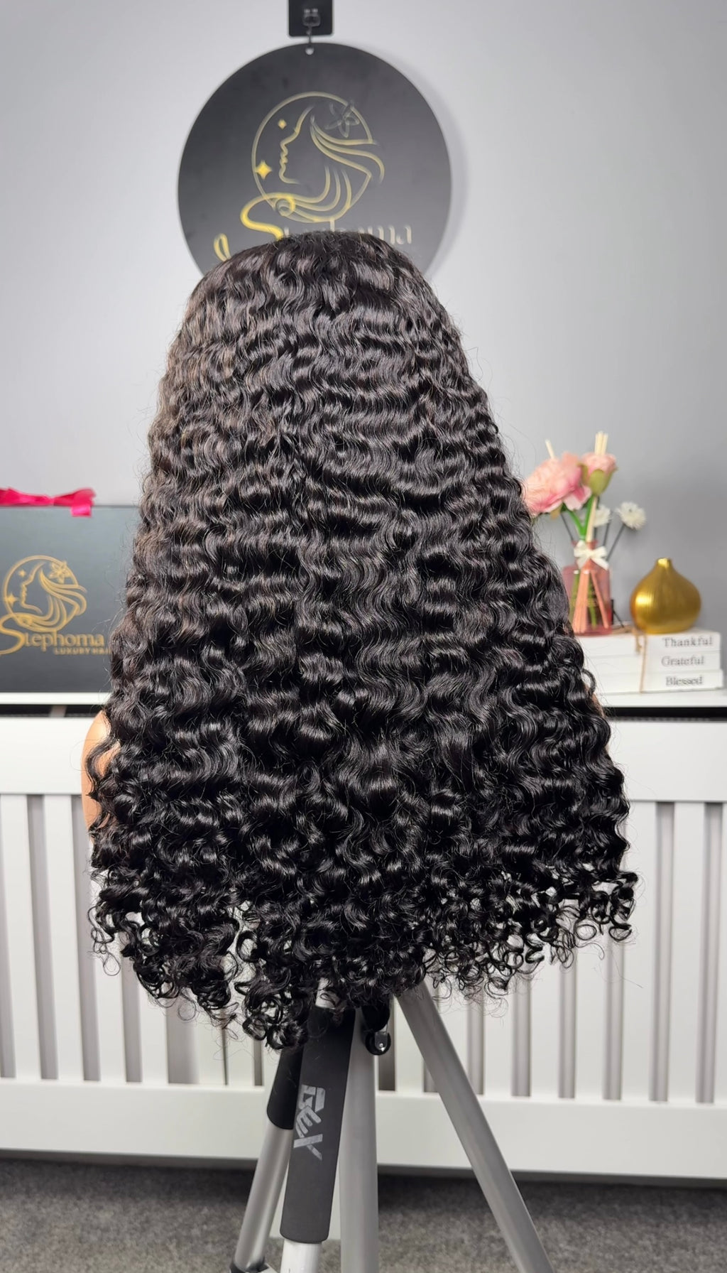 22” Iris Curly (Defined) with 5by5 Closure