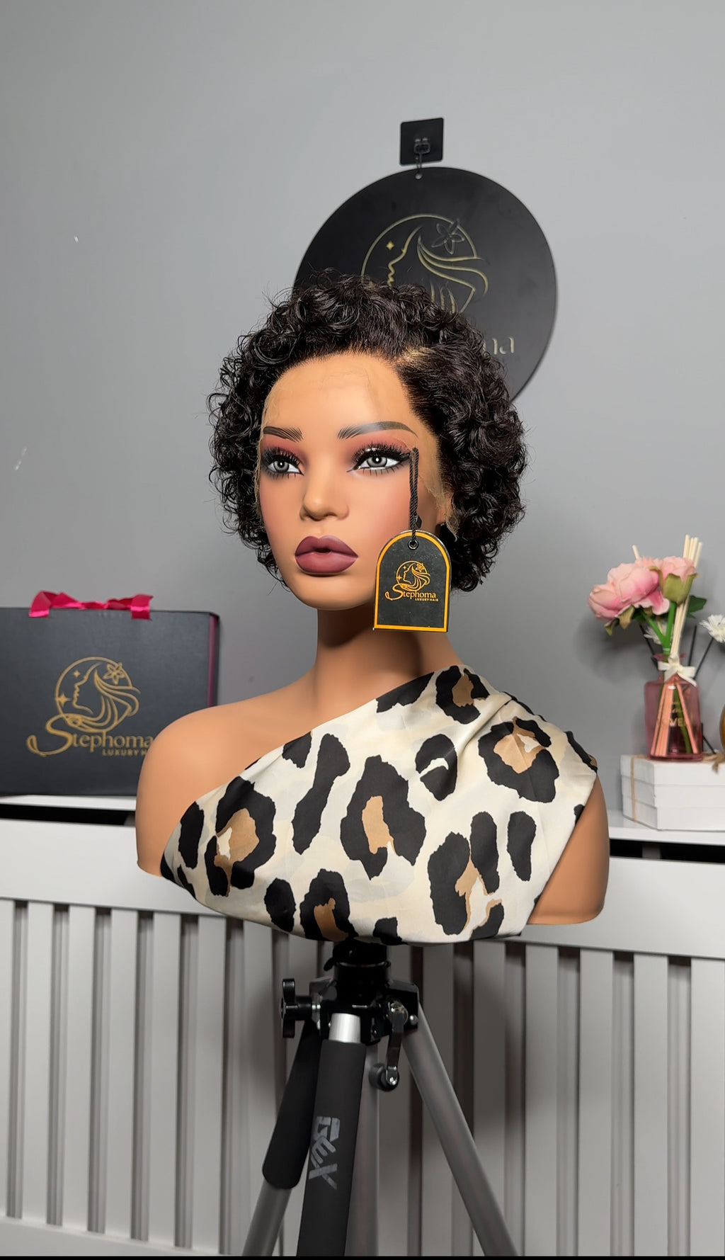 So Chic Low Cut HD Lace Frontal Wig