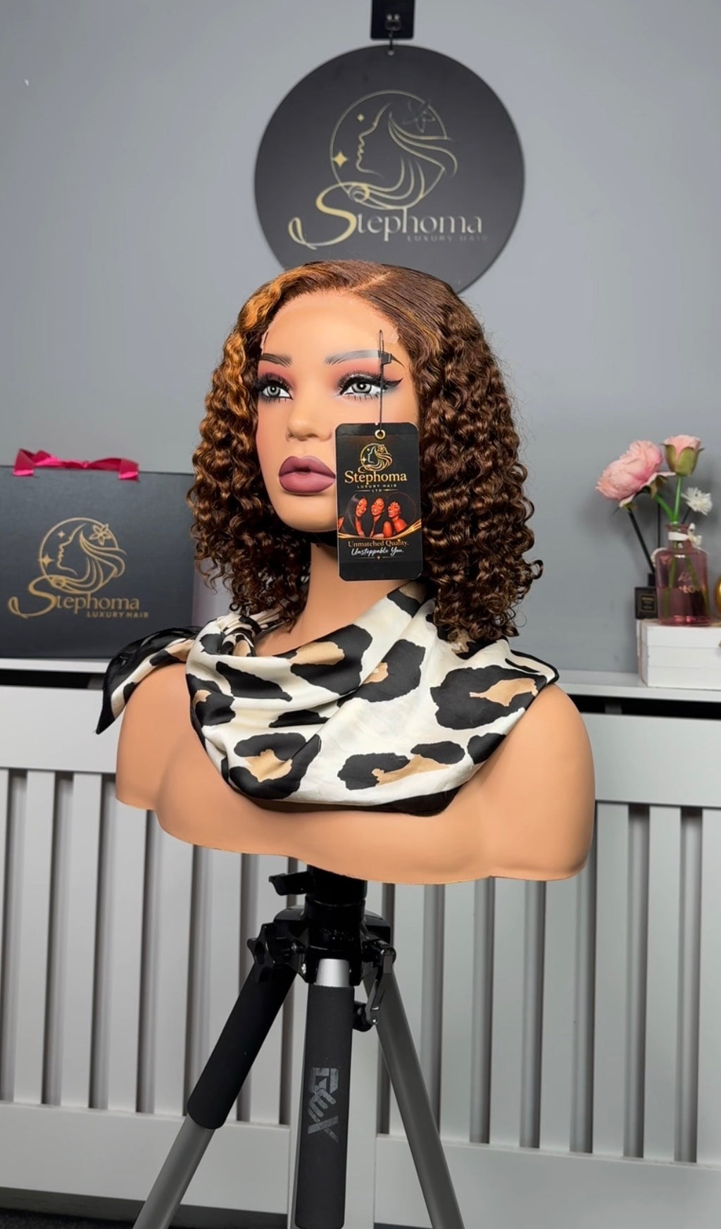 10” Iris Curly in Brown Highlights