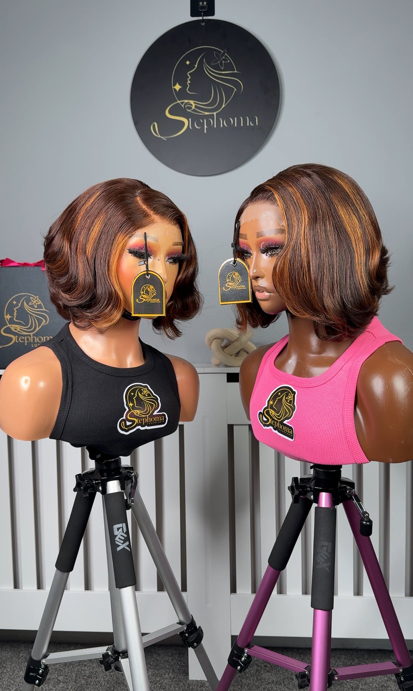 Wig Aubrey in Brown with Gold Highlights