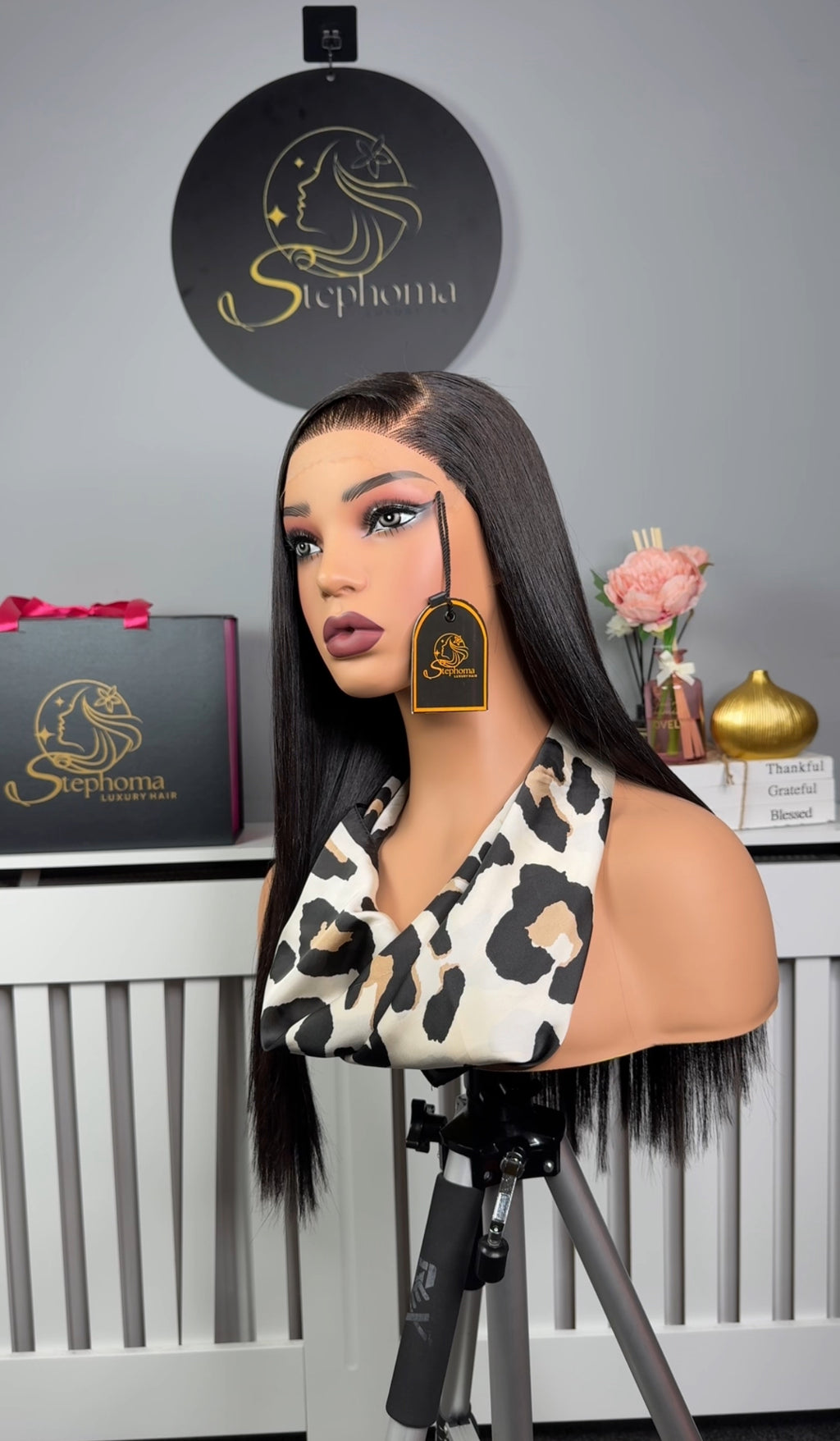 18” Luxe Donor Bone Straight with 5by5 Closure