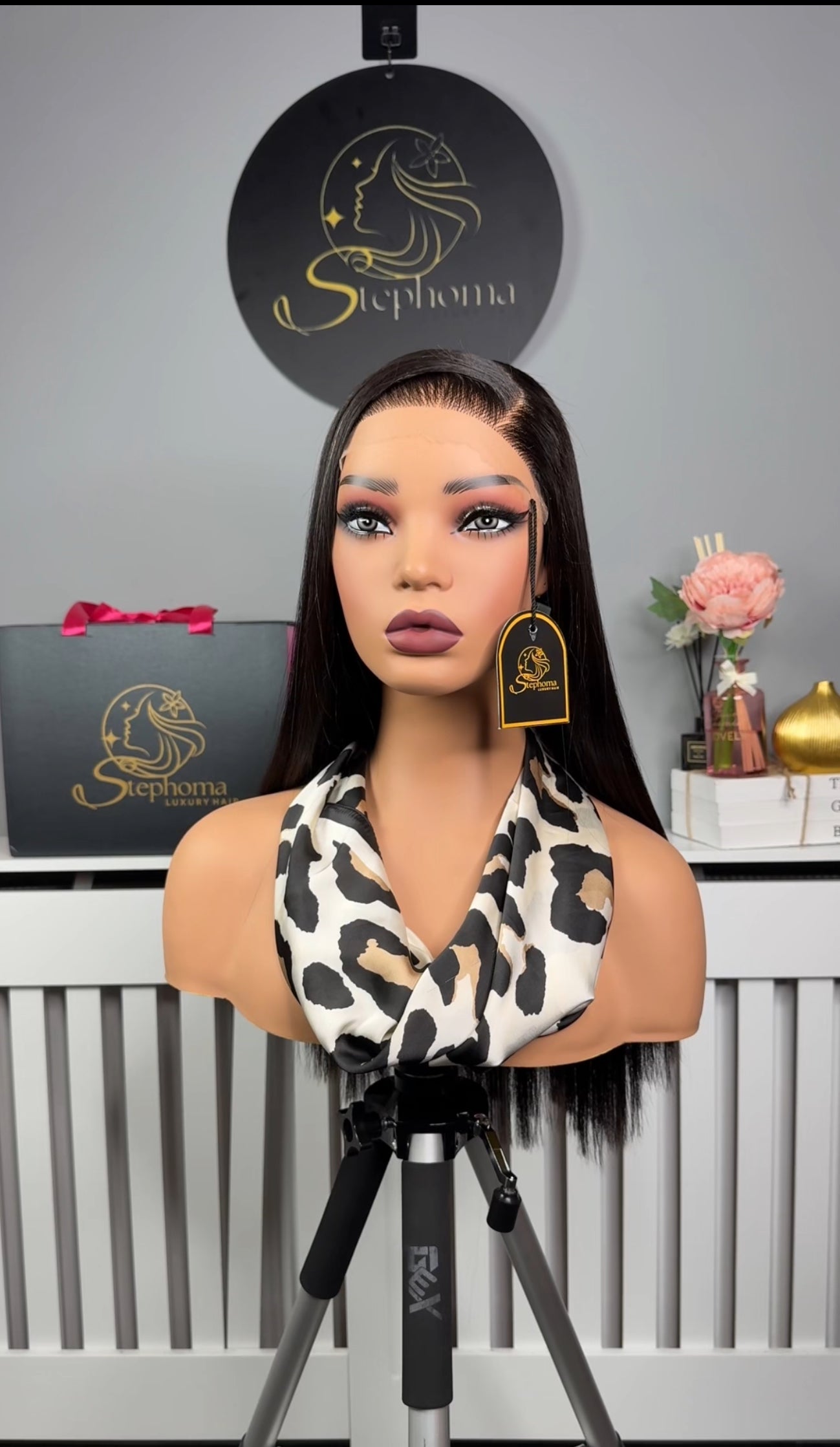 18” Luxe Donor Bone Straight with 5by5 Closure