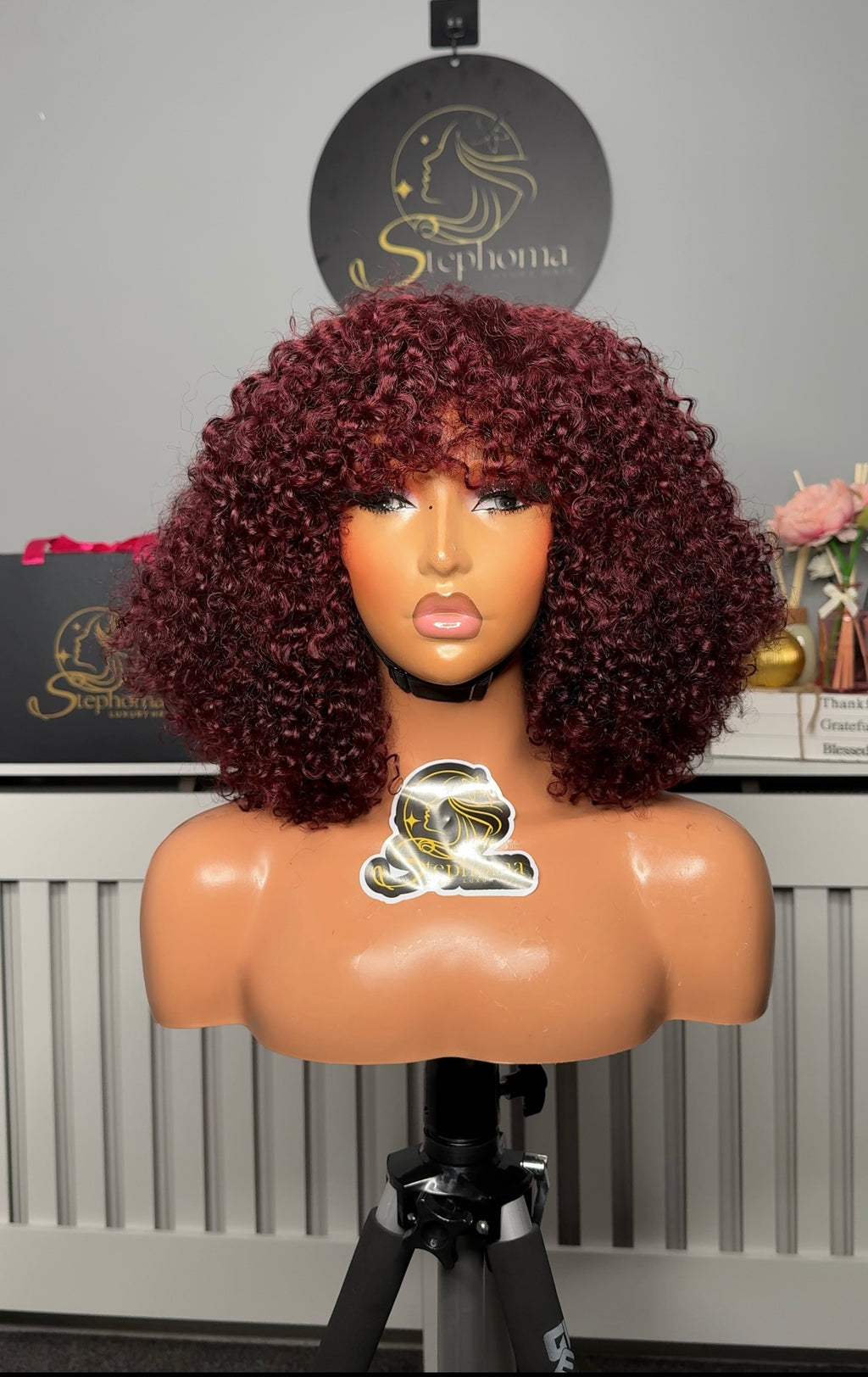 SOCIALITE FRINGE WIG IN BURGUNDY