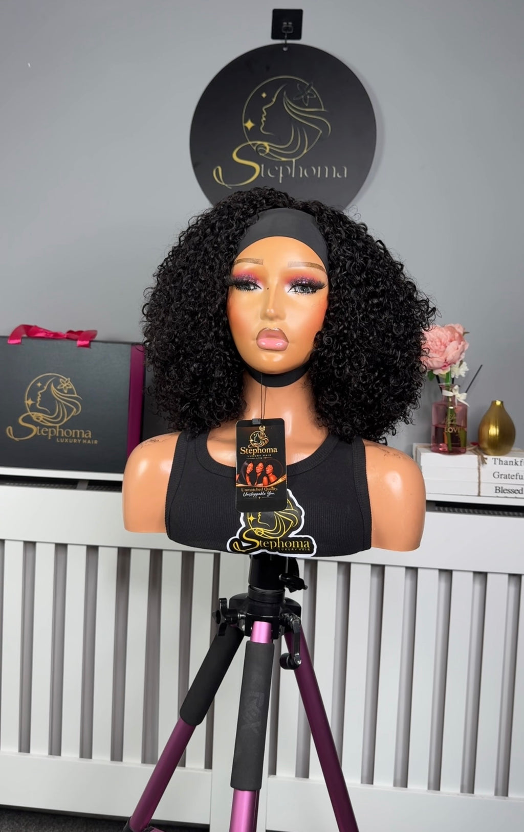 Chic Band Wig in Black colour