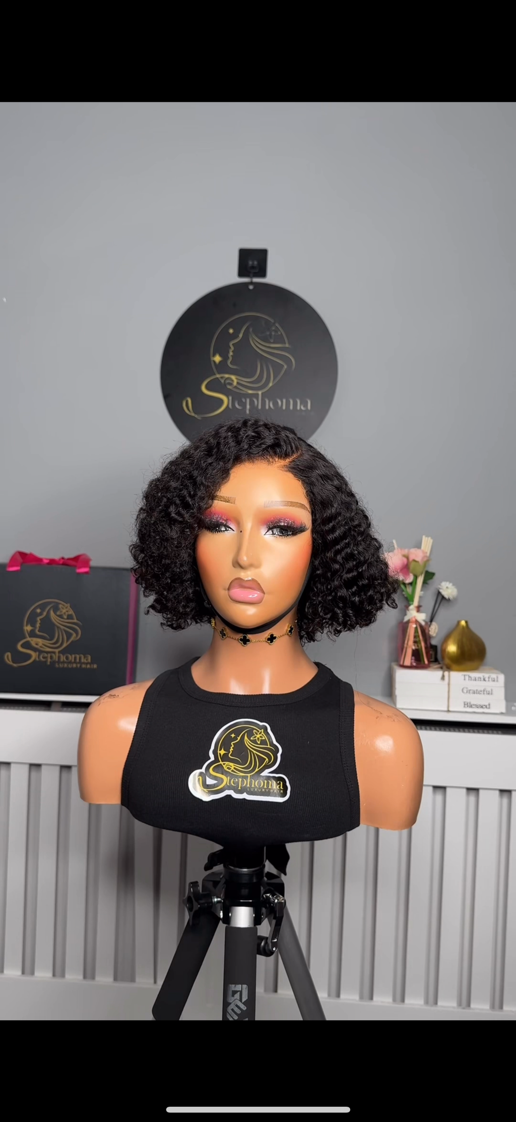 Curl Candy
5by5 T-lace Closure
Pre- cut lace, pre-bleached Knot
Glueless and ready to wear