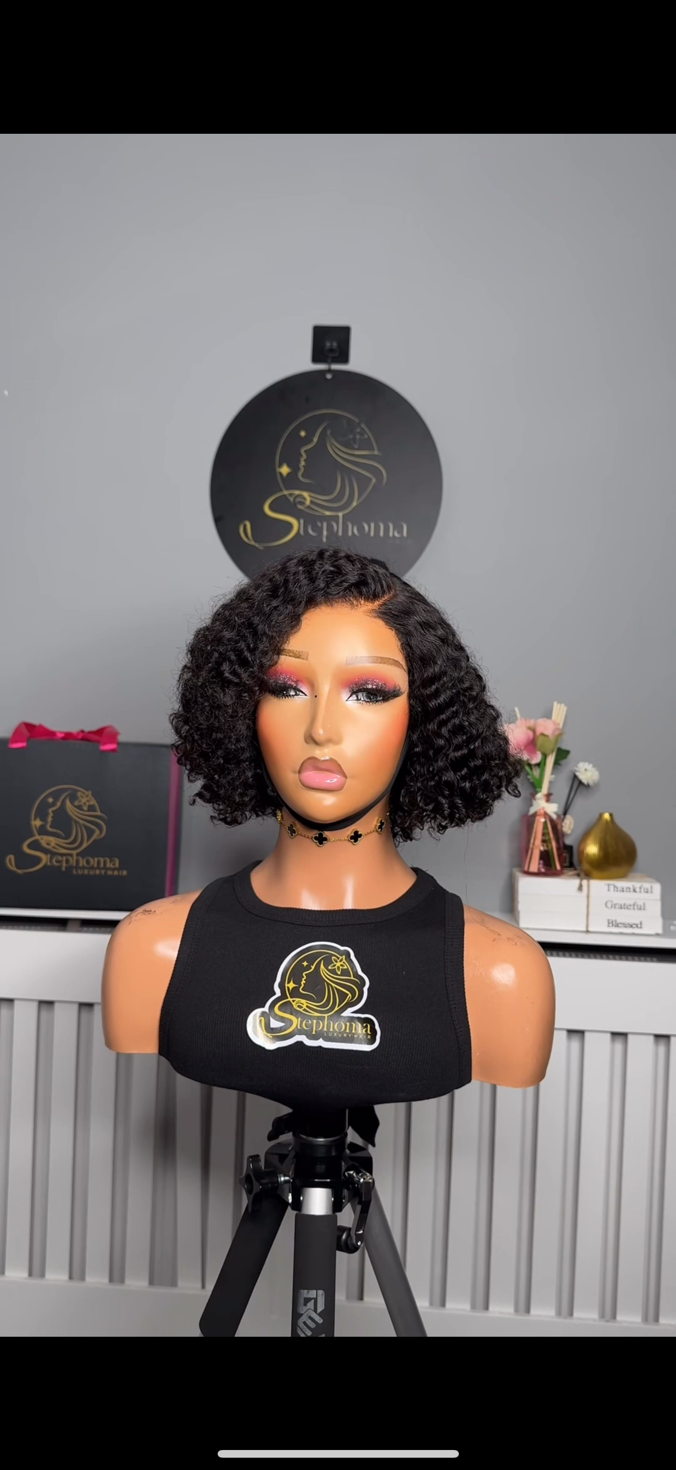 Curl Candy
5by5 T-lace Closure
Pre- cut lace, pre-bleached Knot
Glueless and ready to wear