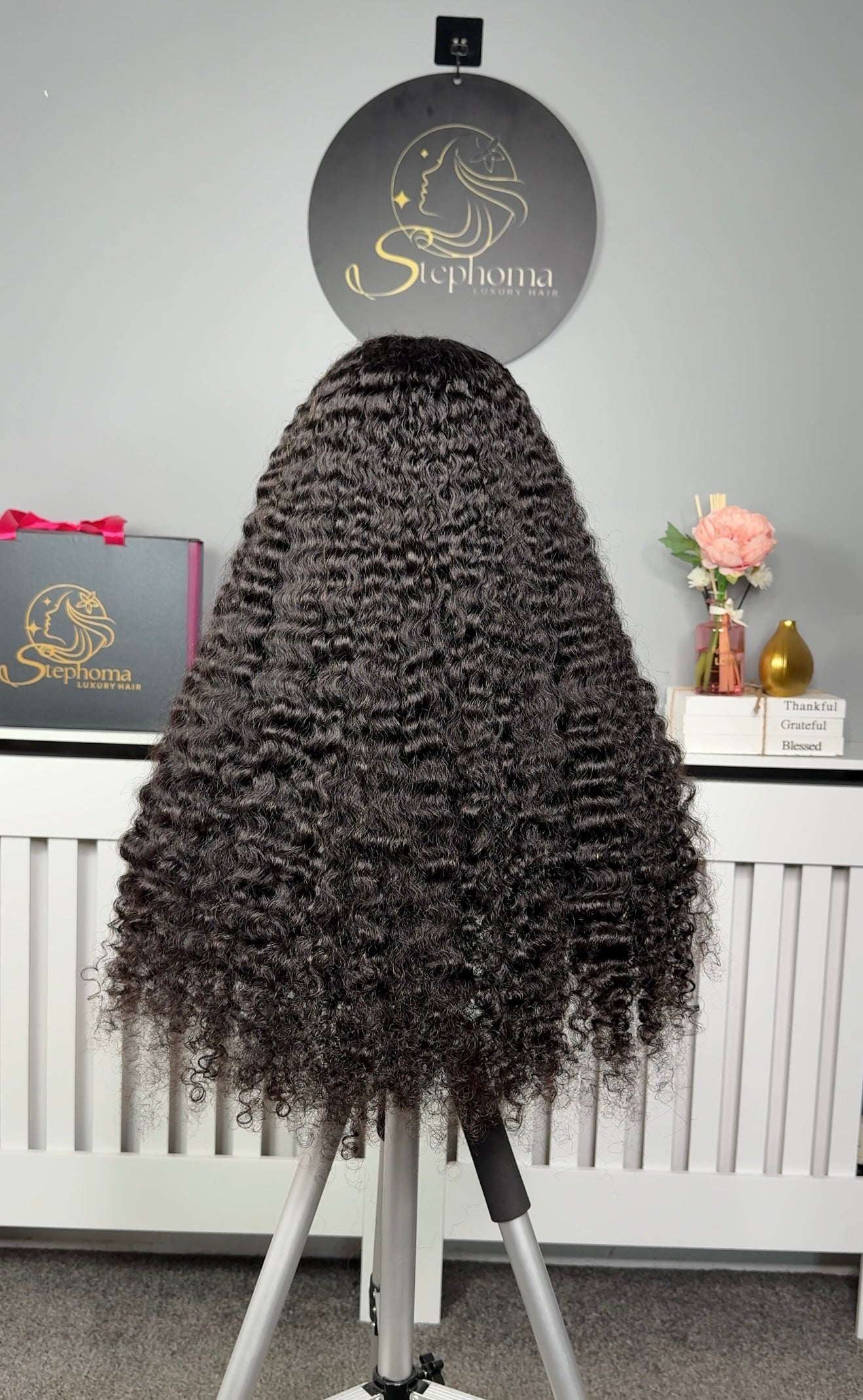 28” Iris Curly with 5by5 Closure
