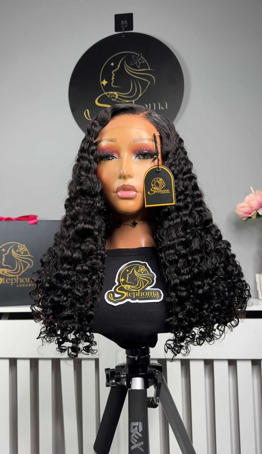 22” Iris Curly (Defined) with 5by5 Closure