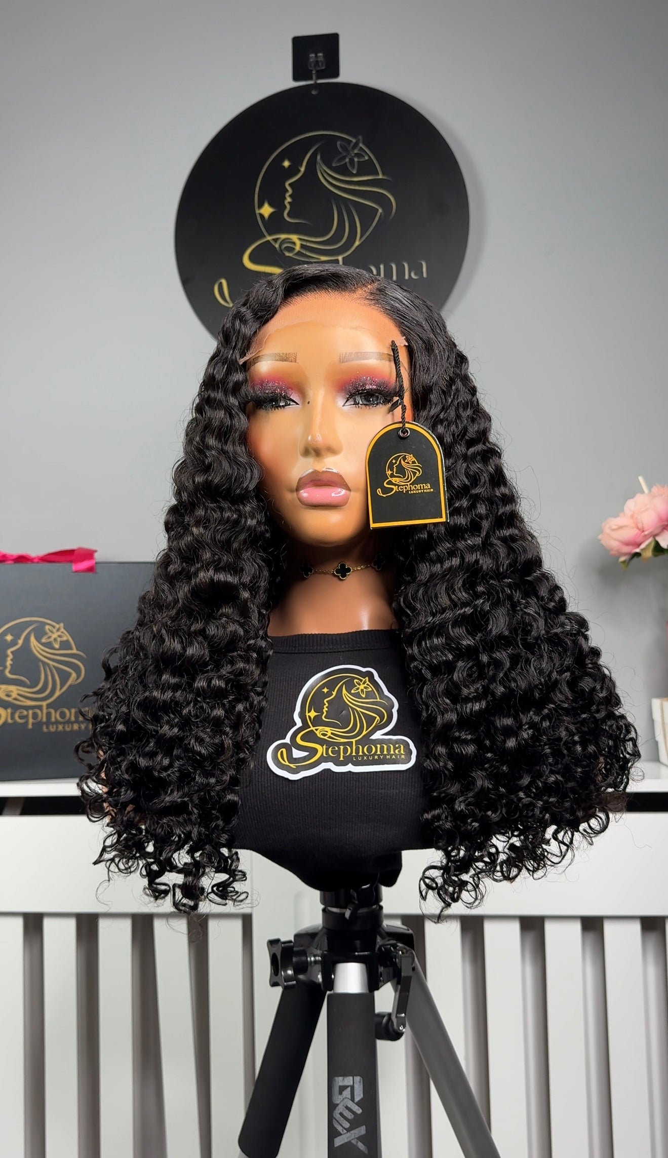 22” Iris Curly (Defined) with 5by5 Closure