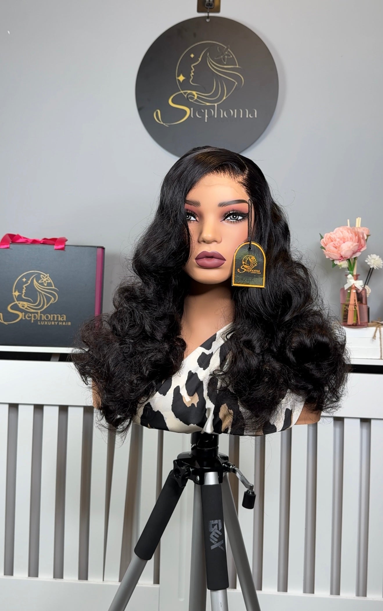 22” Luxe Wavy Bounce with 5by5 Swiss Lace