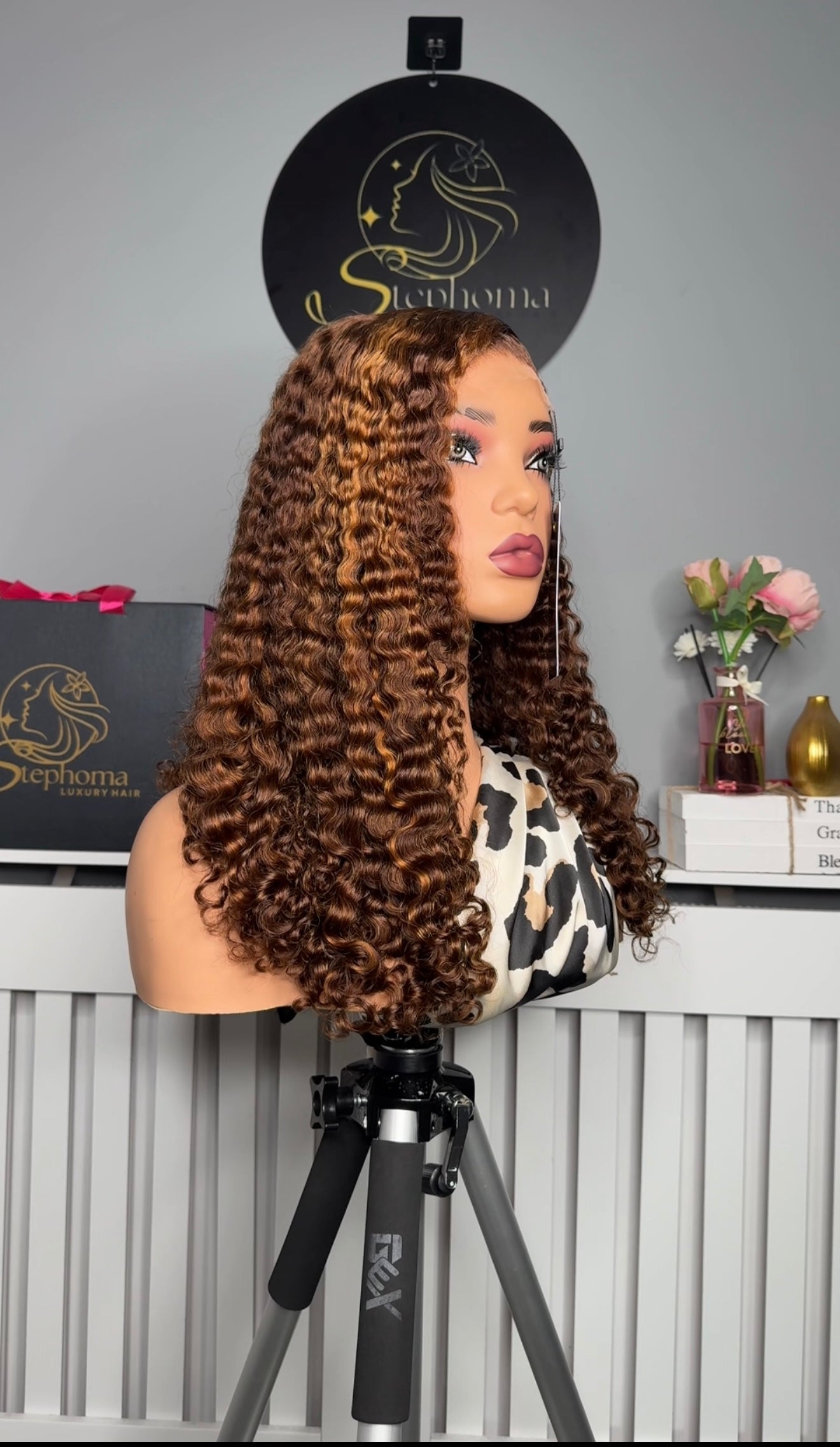 20” Iris Curly with 5by5 Closure in Piano