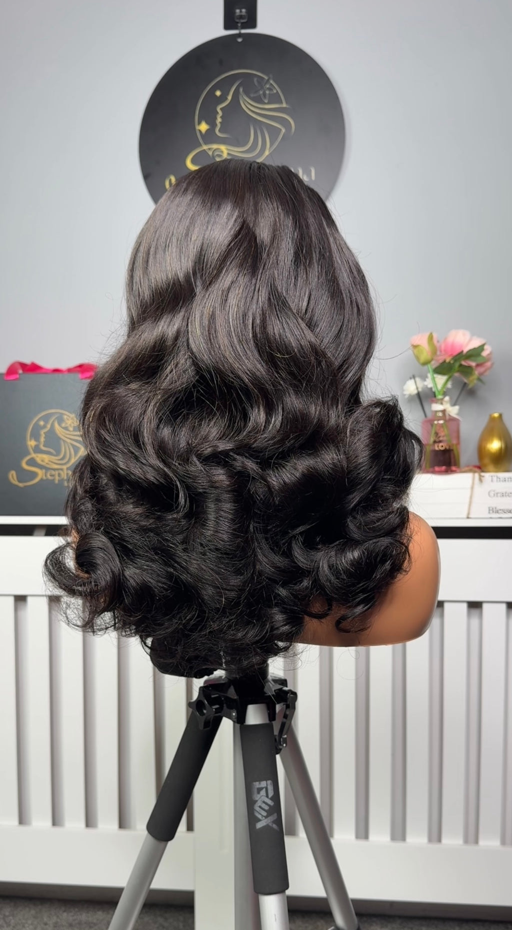 16” HD Elite Wavy Bouncy with 5by5 HD Lace Closure in Natural Colour
