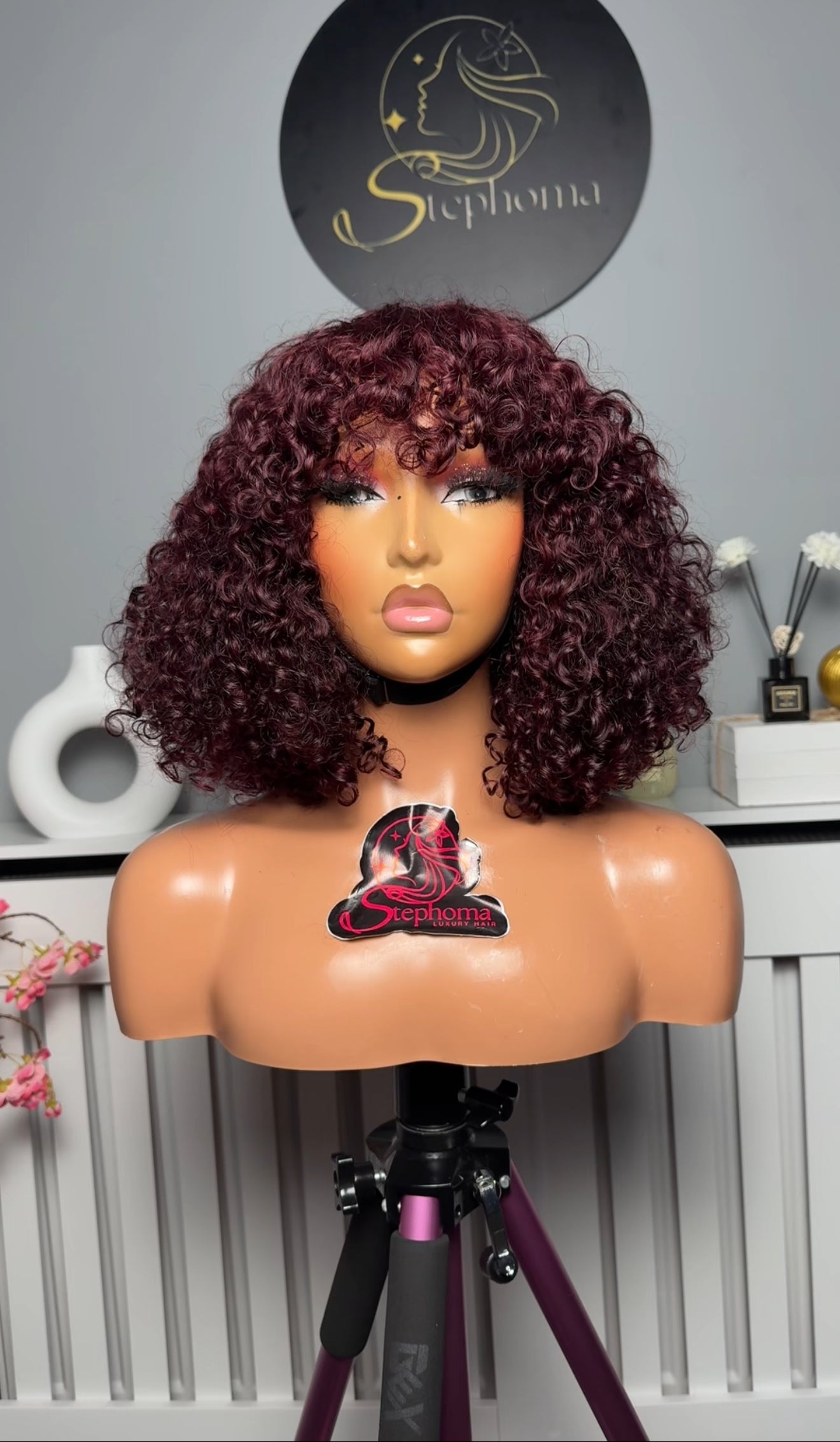 SOCIALITE FRINGE WIG IN BURGUNDY